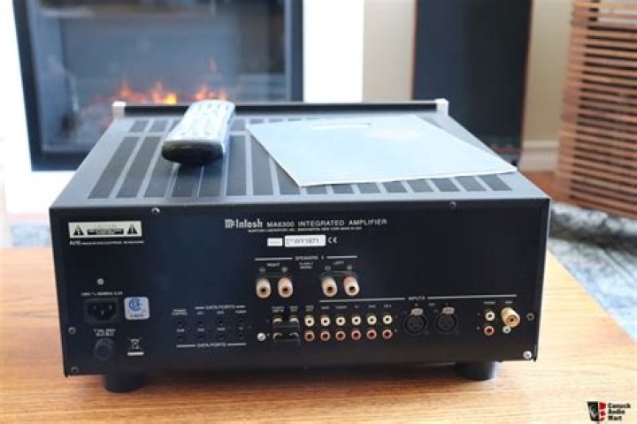 What are the data ports on the McIntosh ma6300?