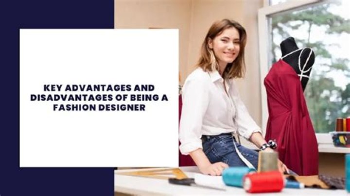 What are the disadvantages of becoming a fashion designer?
