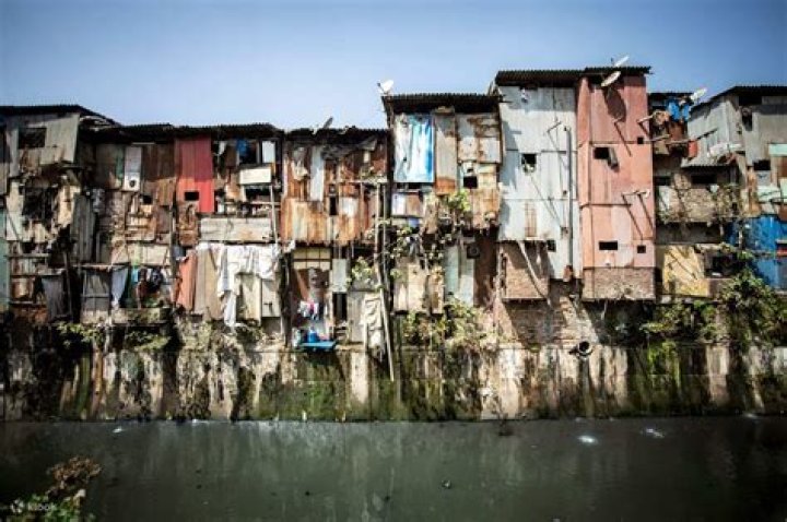 What are the slums in India like?