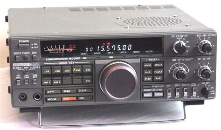 What are the specs of a Kenwood r-5000?