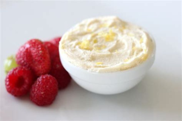 What can mascarpone cheese be used for?
