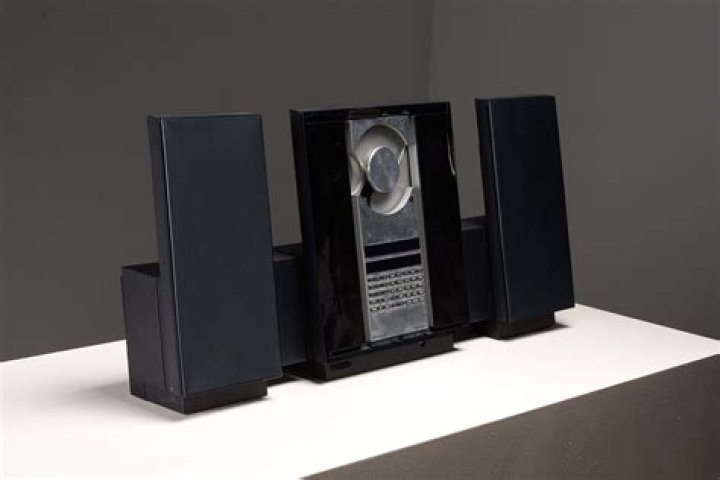What did the Bang and Olufsen beocystem 2300 do?