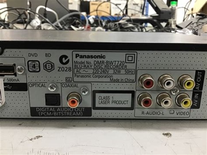 What does a Panasonic dmr-bwt720 look like?