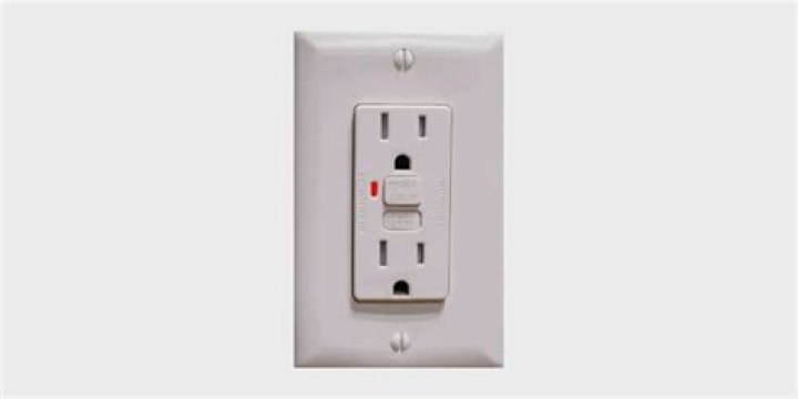 What does red light mean on outlet?