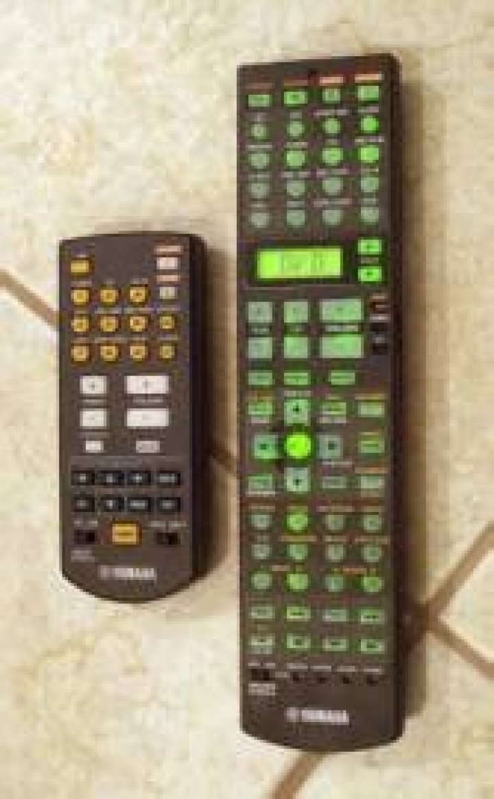 What does the Yamaha rx-v2600 remote control do?