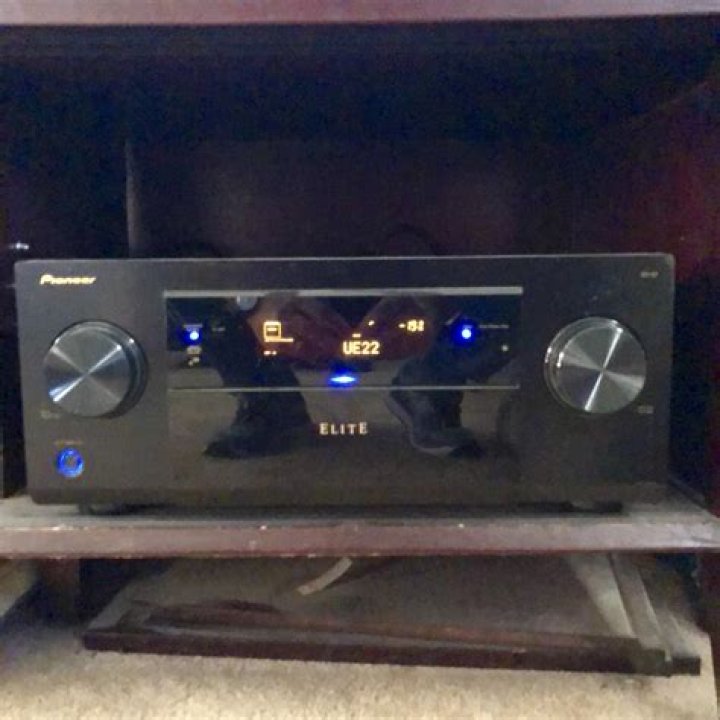 What does UE22 mean on a Pioneer receiver?