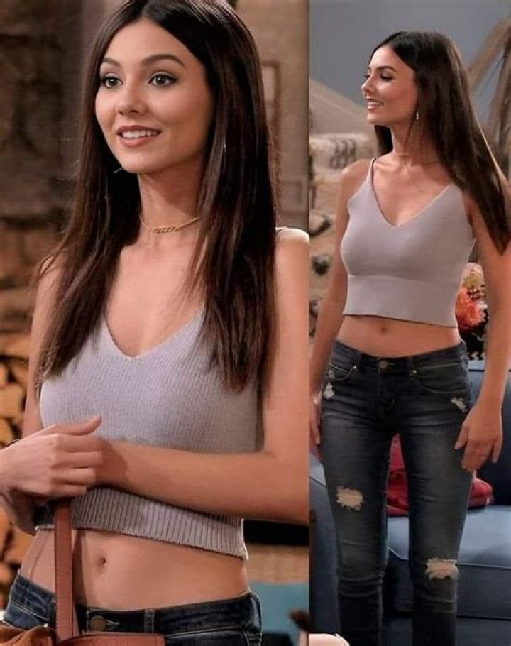 What does Victoria Justice weigh?