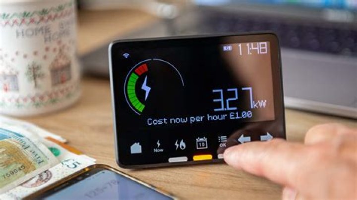 What happens to a smart meter when you move house?