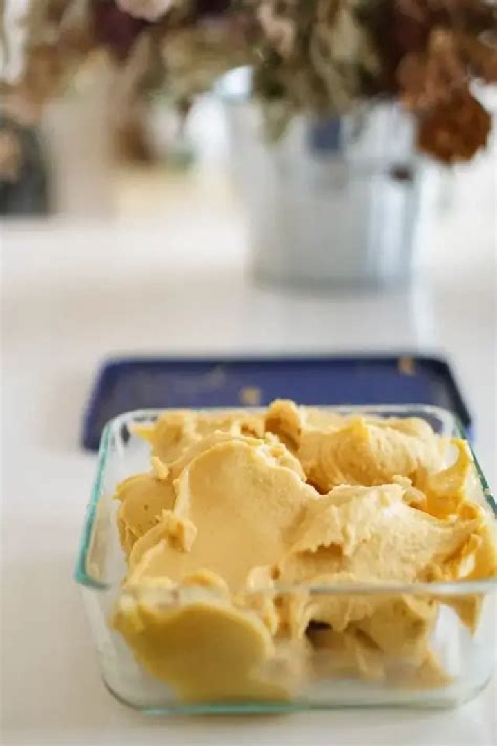 What happens when you eat moldy ice cream?