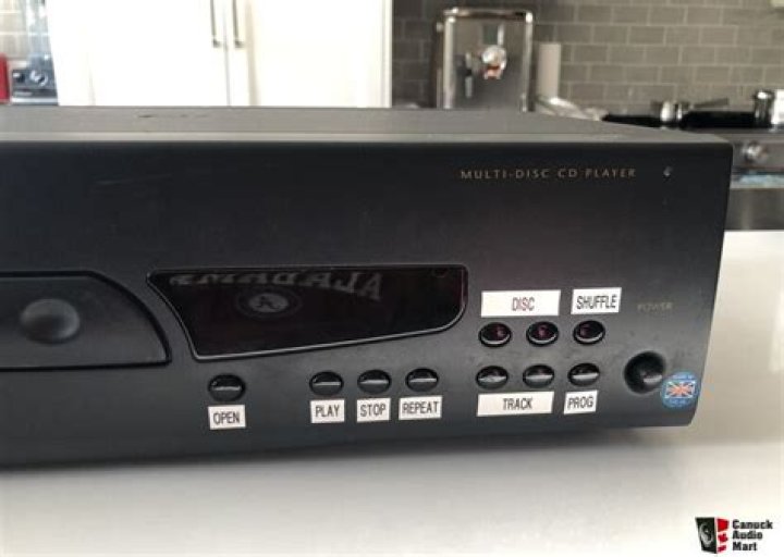 What is a 6 disk CD changer?