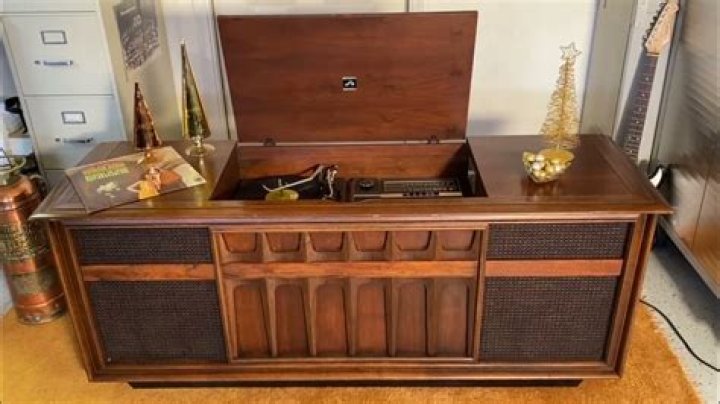 What is RCA output on record player?