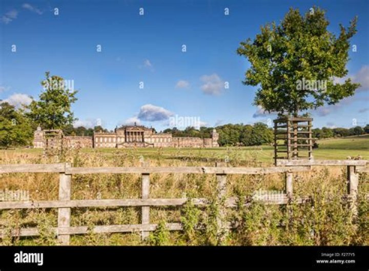 What is the largest house in England?