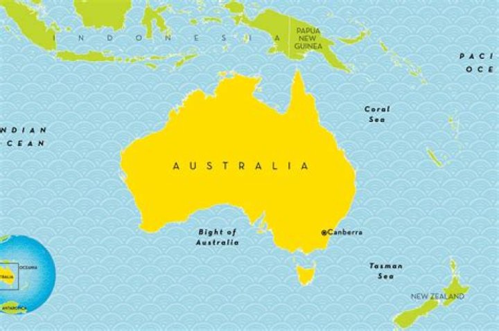 What is the middle part of Australia called?