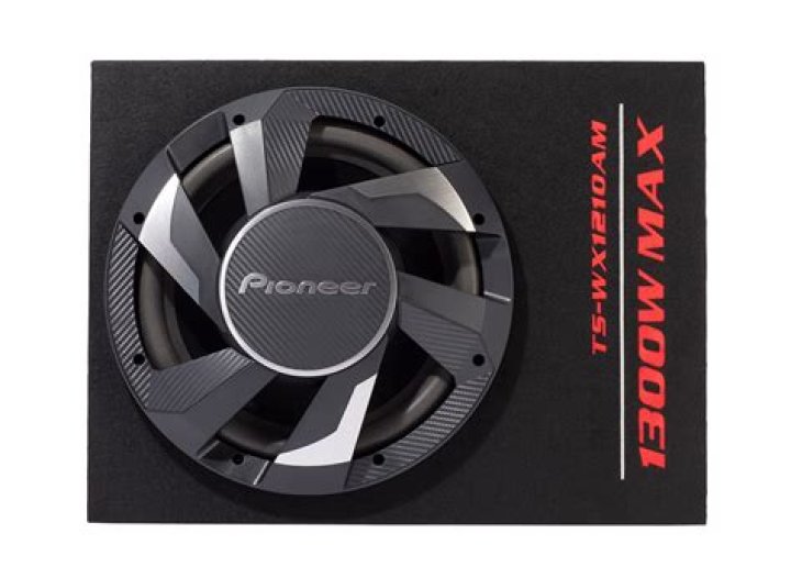 What kind of amplifier does a pioneer subwoofer use?