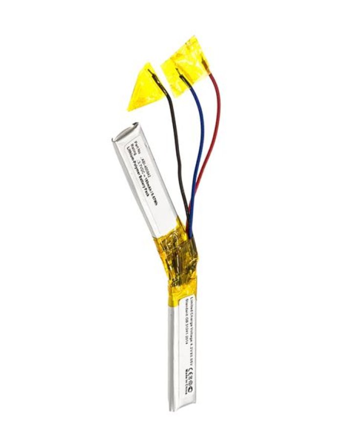 What kind of battery does Bose quietcontrol 30 use?