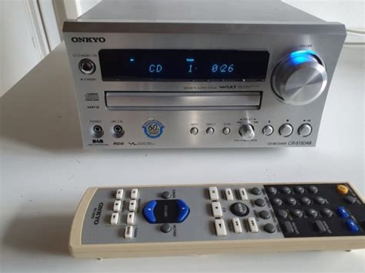 What kind of CD player does Onkyo cr515dab have?
