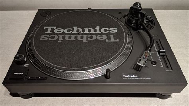 What kind of CD player does technics have?