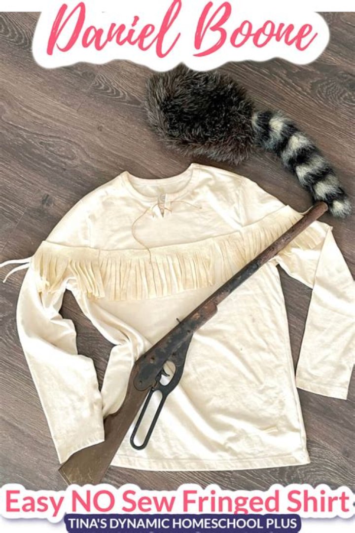 What kind of clothes did Daniel Boone wear?