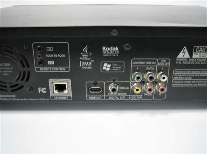 What kind of discs does the Denon dbp-1611ud play?