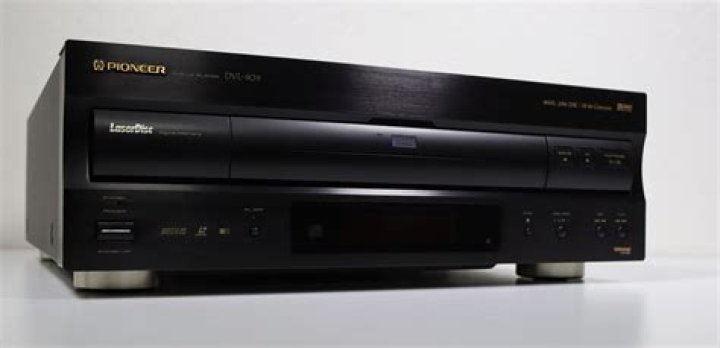 What kind of LaserDisc does Pioneer DVL-909 have?