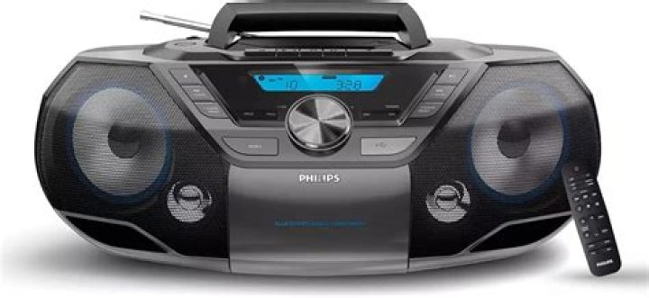What kind of radio does a CD player have?