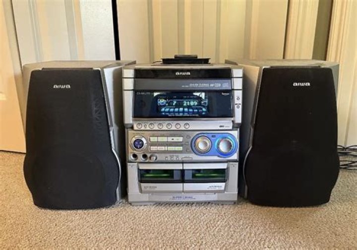 What kind of stereo system does Aiwa have?