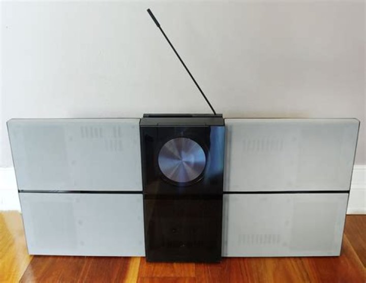 What kind of stereo system does The BeoSound century have?