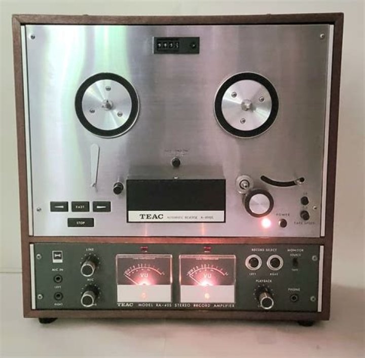 What kind of tape deck does TEAC a-4010s have?