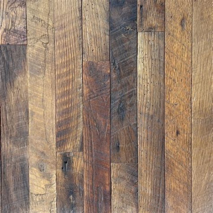 What kind of wood is reclaimed barn wood?
