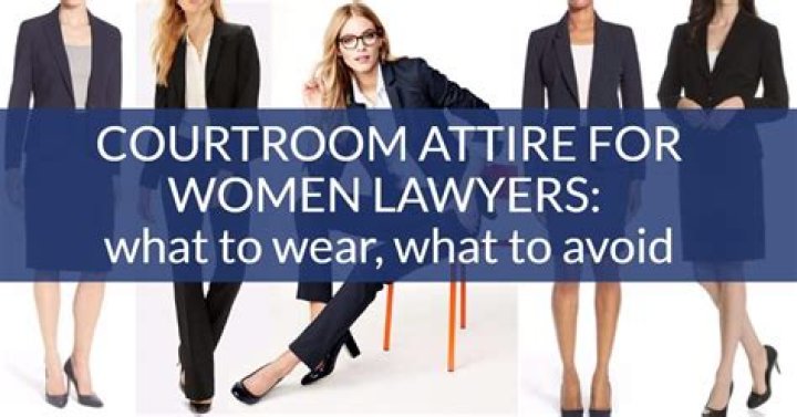 What lawyers should not wear?