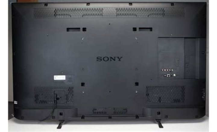 What makes a Sony KDL 70r550a so good?