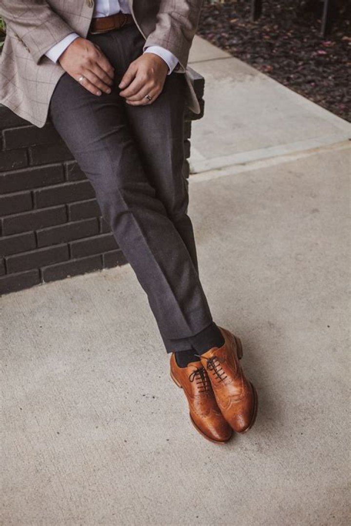What shoes go good with gray pants?