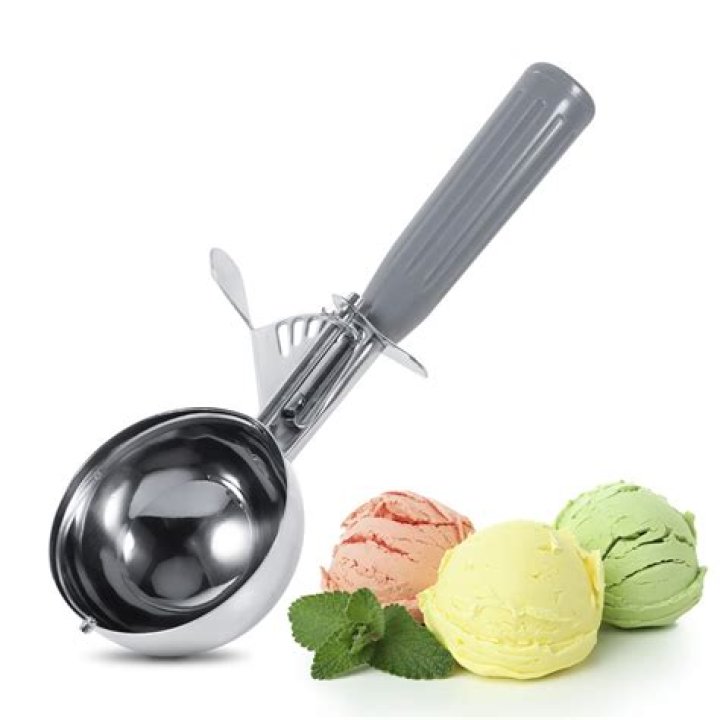 What simple machine is an ice cream scoop?