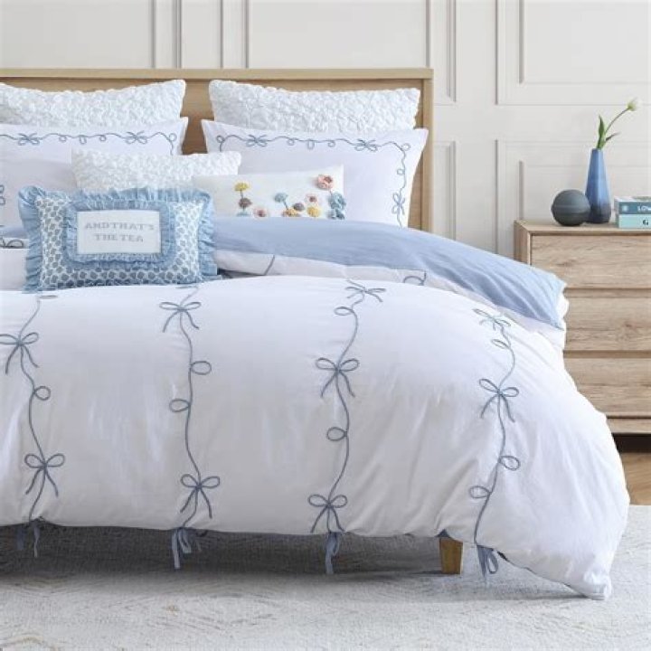 What size duvet should I buy for a full size bed?