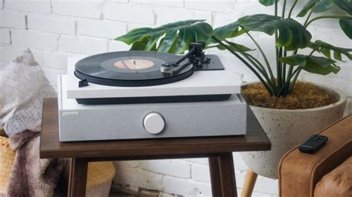 What speakers can you use with a turntable?