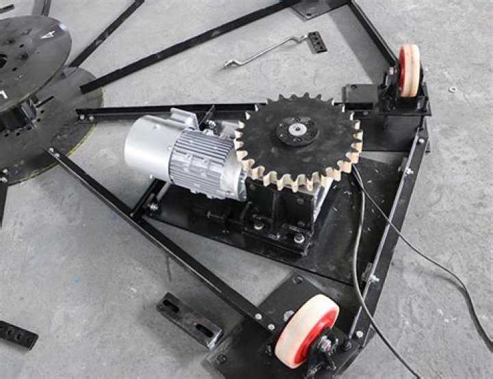 What speed should a turntable rotate?