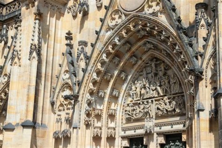 What style of architecture is Paris?