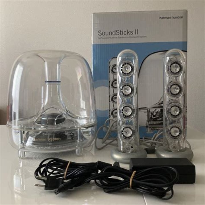 Whats the difference between SoundSticks II and III?
