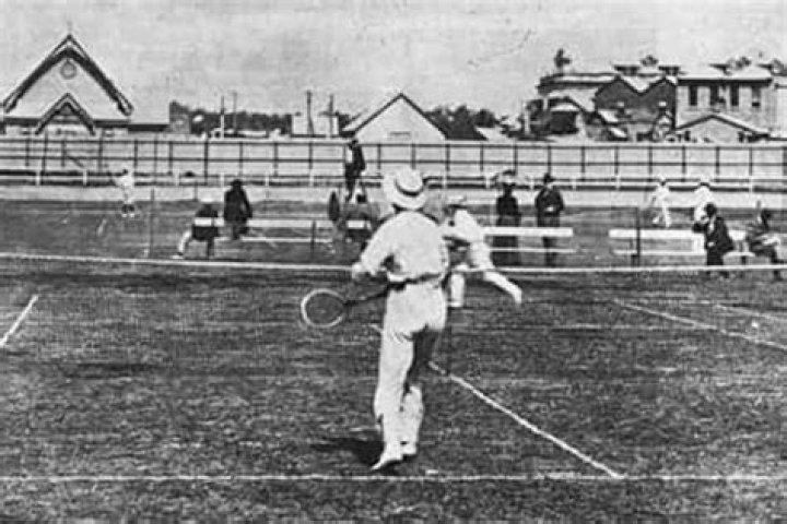 When did Lawn Tennis become popular?