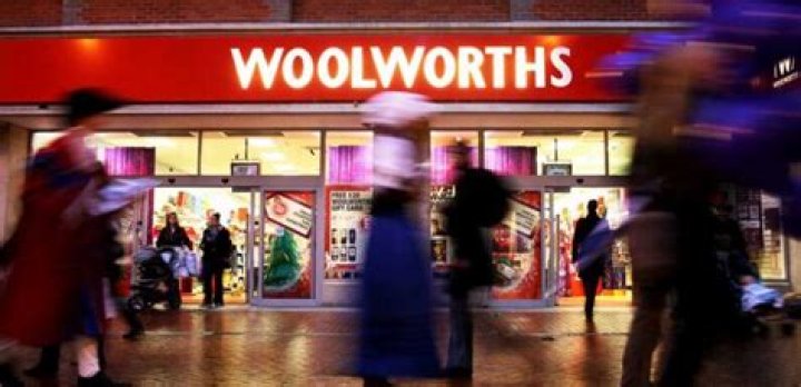 When did Woolworths close and who owns it?