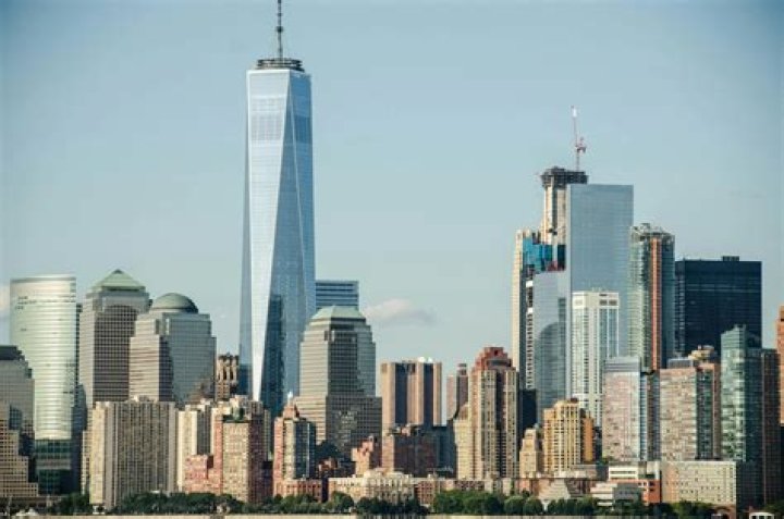 Where is the tallest skyscraper in the US located?