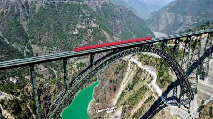 Which is the largest bridge of India?