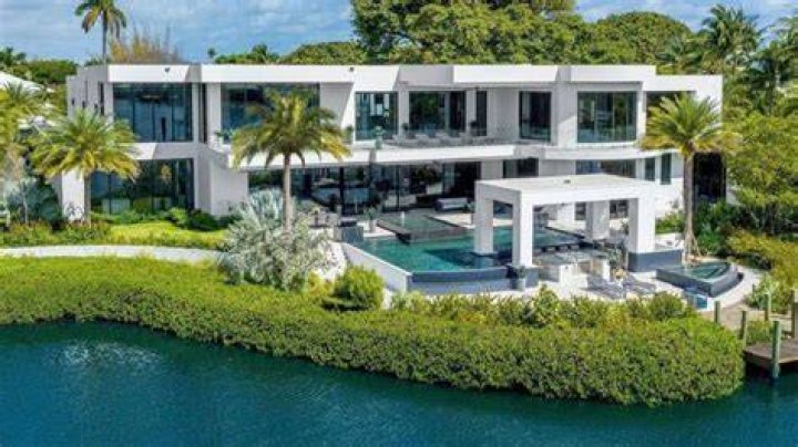 Which is the No 1 house in world?
