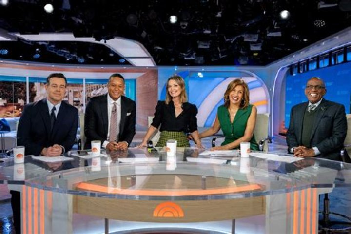 Who are the hosts of Trading Spaces Boys and girls?
