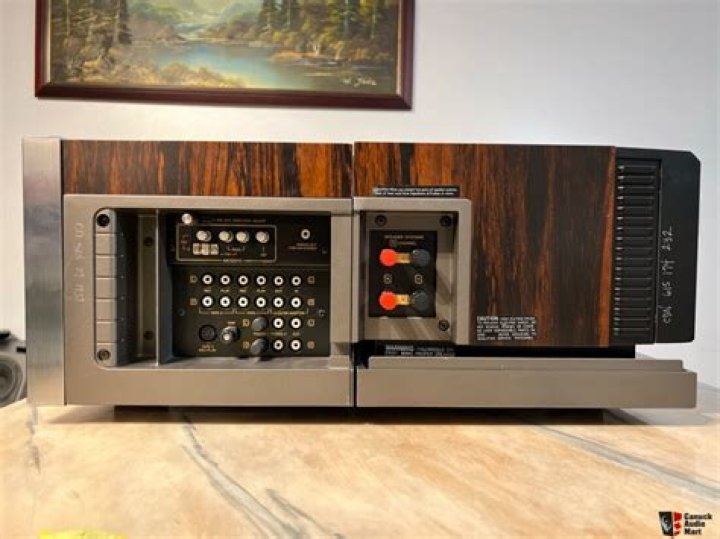 Who are the owners of Sansui power amplifiers?