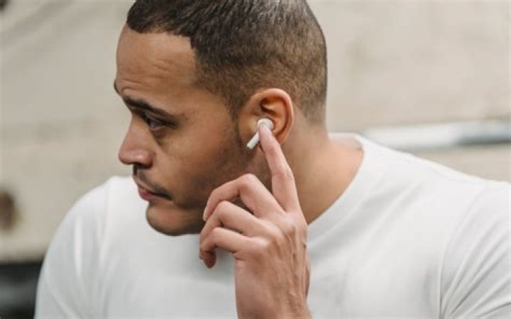 Why do earbuds fall out of one ear?
