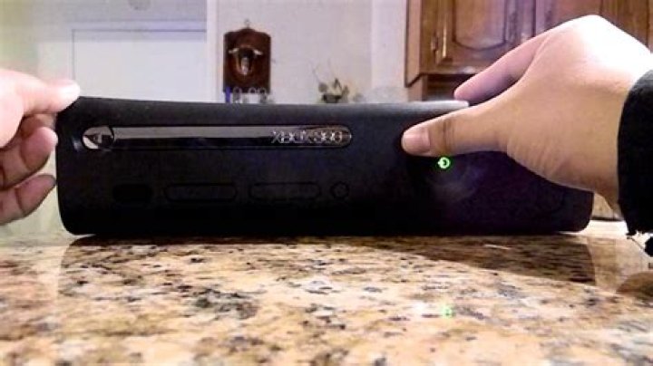 Why does my Xbox keep saying open tray?