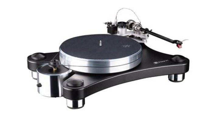 Why is it important to set up a turntable?