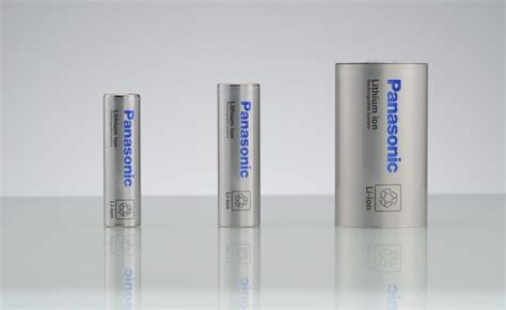 Will Tesla continue to use Panasonic batteries?